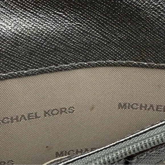 Michael Kors Large Smartphone Wallet - Metallic Silver Glitter - Picture 12 of 13